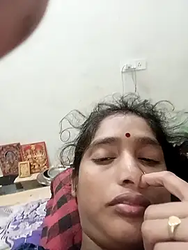 Guriya0076 online show from November 2025 09:52:02 PM