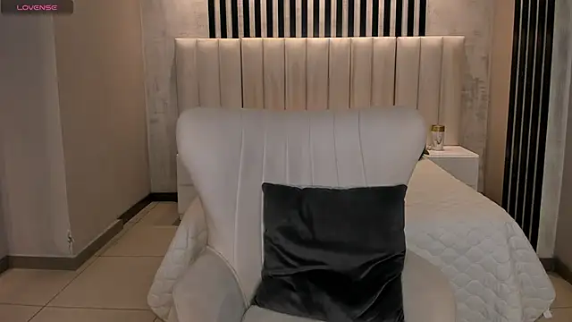 AmbarJames  online show from April 2026 12:02:01 PM