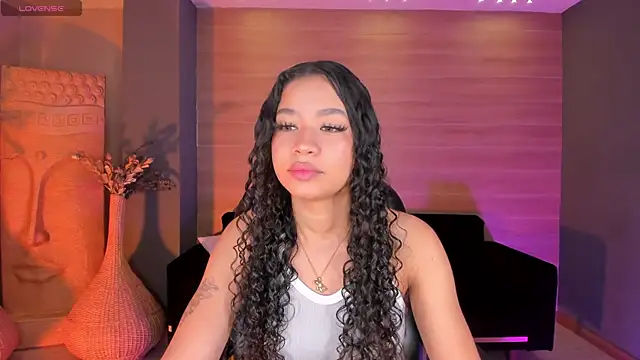 SophieHouston  online show from October 2025 04:35:02 AM