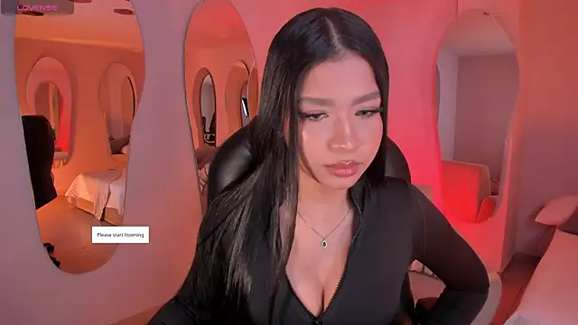 Snapshot of SophieHouston_ chatting on May 2026 02:39:01 AM SophieHouston online show from May 2026 02:39:01 AM