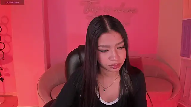 Snapshot of SophieHouston_ chatting on May 2026 03:13:01 AM SophieHouston online show from May 2026 03:13:01 AM