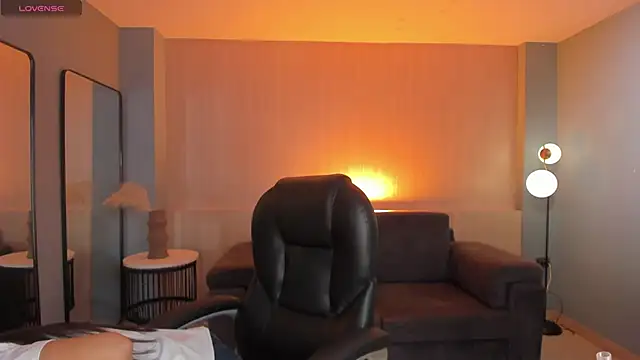 Snapshot of SophieHouston_ chatting on June 2026 02:51:01 AM SophieHouston online show from June 2026 02:51:01 AM