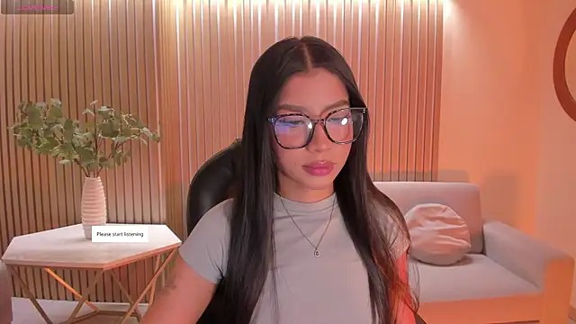 Snapshot of SophieHouston_ chatting on June 2026 04:57:01 AM SophieHouston online show from June 2026 04:57:01 AM