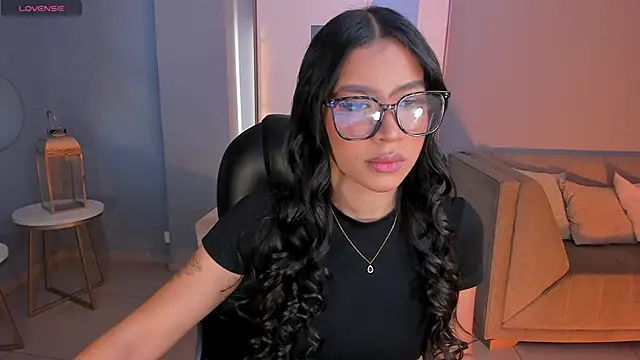Snapshot of SophieHouston_ chatting on June 2026 02:31:02 AM SophieHouston online show from June 2026 02:31:02 AM