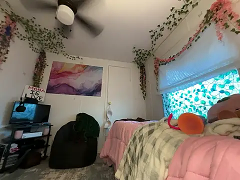 moan4mona online show from April 2026 01:06:01 AM