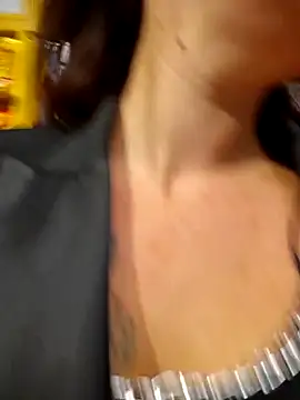 Snapshot of littleladyshelly chatting on September 2025 06:37:01 AM littleladyshelly online show from September 2025 06:37:01 AM