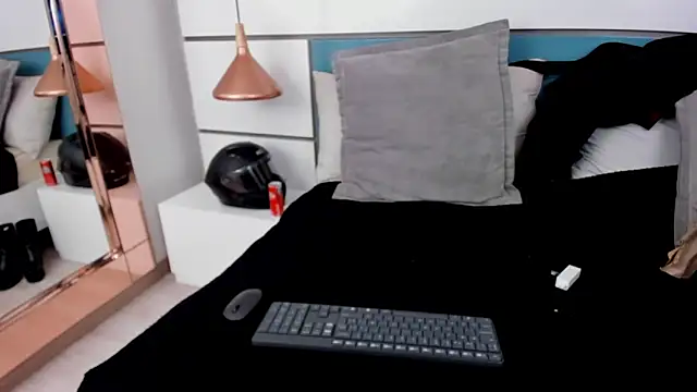 Ashkoreh online show from March 2026 08:20:01 PM