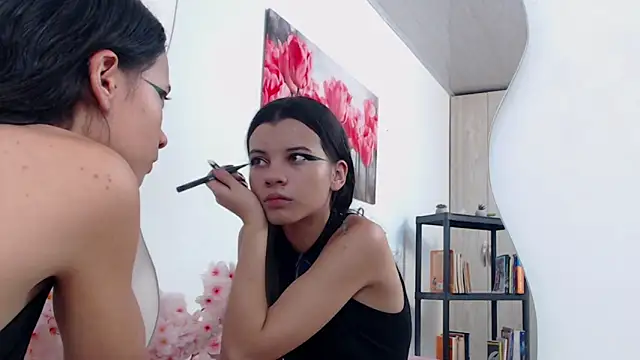 pinky f00x online show from April 2026 07:47:02 PM