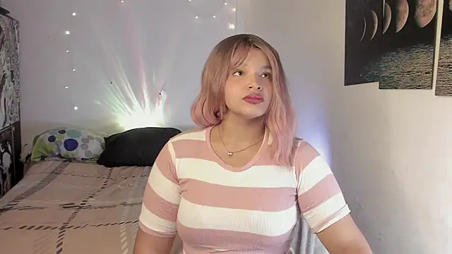 chloe kisses online show from May 2026 11:37:01 AM