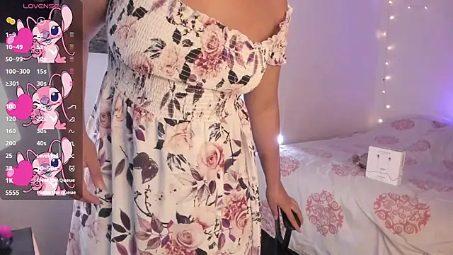 chloe kisses online show from May 2026 11:40:01 AM