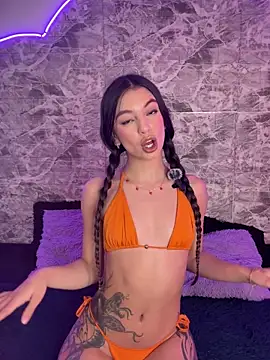 MaryAnneeXOO online show from November 2025 06:18:01 PM