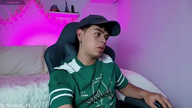 nico leroy online show from February 2026 08:16:02 PM