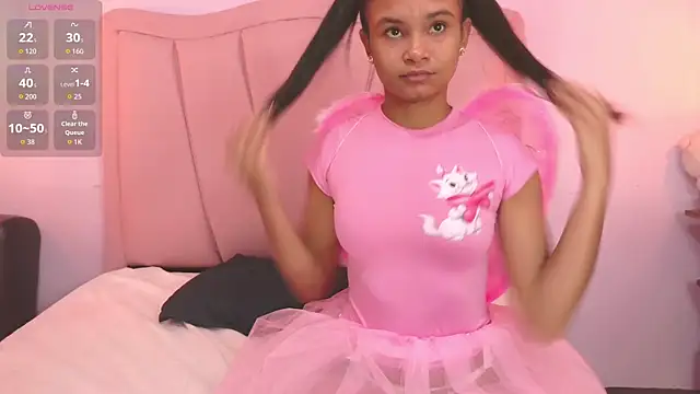 Snapshot of liz7skinny chatting on November 2025 09:29:02 PM liz7skinny online show from November 2025 09:29:02 PM