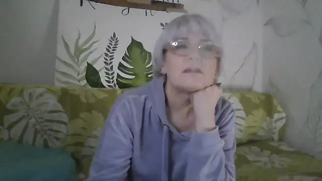 Catty Lady online show from December 2025 07:29:02 PM