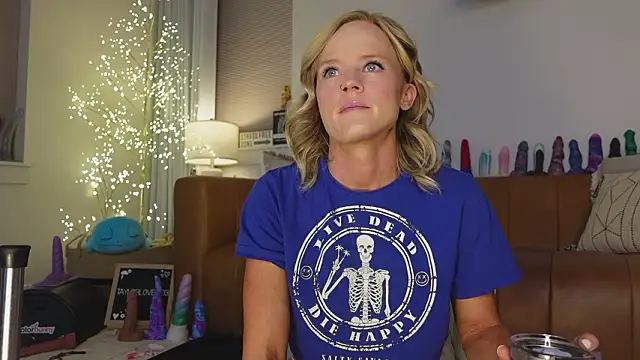 Taylorlove303 online show from March 2026 10:10:01 AM