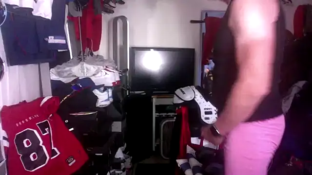 DILFJockDad87 online show from February 2026 07:39:01 PM