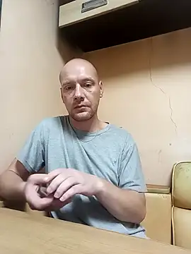 Snapshot of ToughDraft14 chatting on September 2025 09:51:01 PM ToughDraft14 online show from September 2025 09:51:01 PM