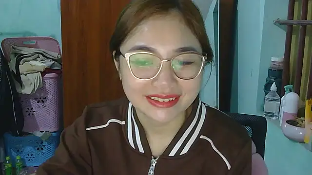 Uhem112 online show from November 2025 03:38:02 AM