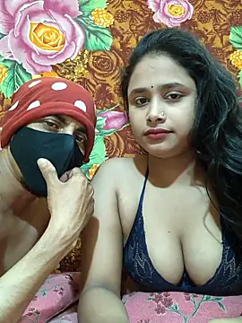 Seducing couple online show from March 2026 04:39:02 PM