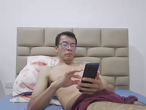 skinnylatino51 online show from December 2025 12:29:01 AM