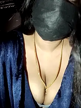 Snapshot of umairahaasan_1 chatting on November 2025 11:21:02 AM umairahaasan 1 online show from November 2025 11:21:02 AM