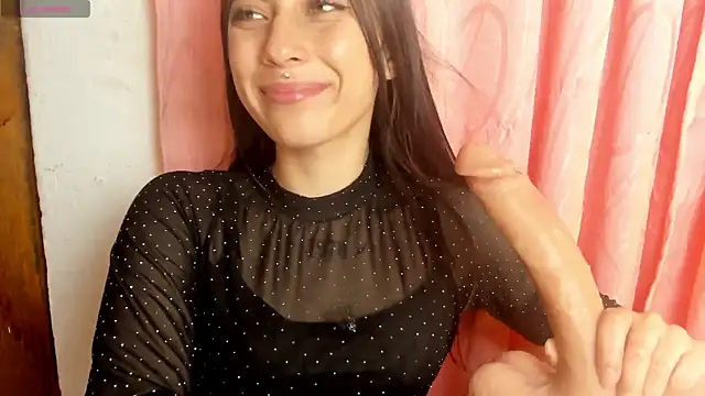 Alanaloiiss  online show from April 2026 04:45:02 AM