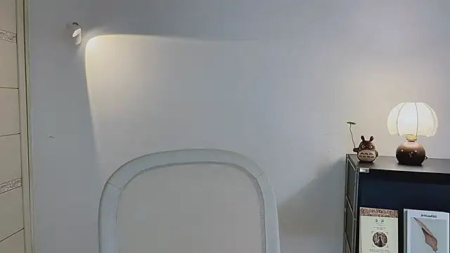Snapshot of Onechestnut chatting on April 2026 05:12:02 AM Onechestnut online show from April 2026 05:12:02 AM