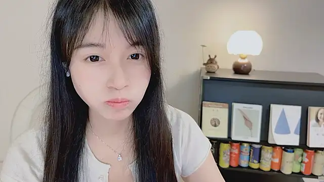 Snapshot of Onechestnut chatting on May 2026 02:45:01 PM Onechestnut online show from May 2026 02:45:01 PM