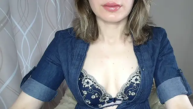Snapshot of miss__Sophie chatting on July 2026 06:17:02 AM miss Sophie online show from July 2026 06:17:02 AM