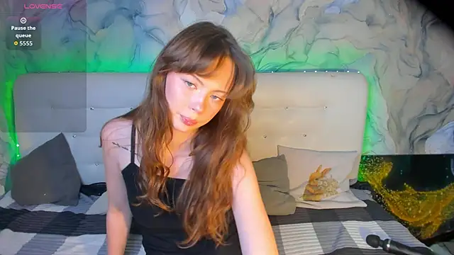 LolaMeddisson online show from December 2025 09:11:02 PM