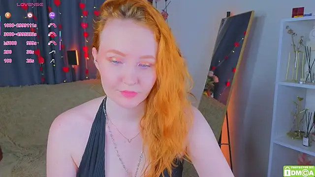 Snapshot of JoyceJones chatting on June 2026 08:33:01 PM JoyceJones online show from June 2026 08:33:01 PM