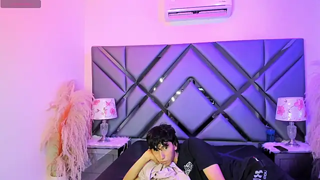 Milan LewisS online show from February 2026 12:26:01 PM