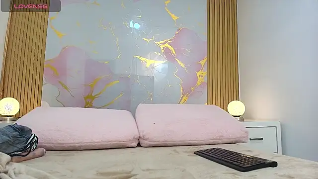 Snapshot of JulietaMills chatting on November 2025 07:36:02 PM JulietaMills online show from November 2025 07:36:02 PM