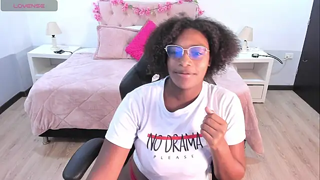 Snapshot of ebony_fantasy2 chatting on September 2025 12:05:02 PM ebony fantasy2 online show from September 2025 12:05:02 PM