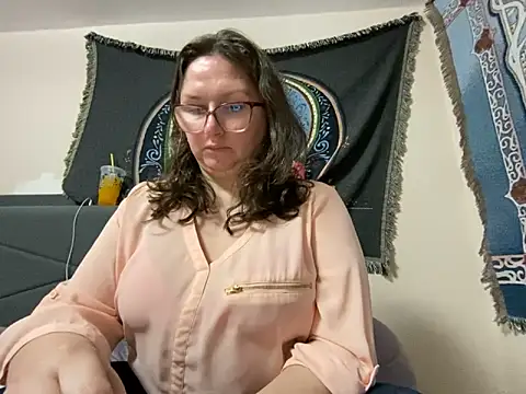 GirlSquirt online show from April 2026 04:04:01 PM