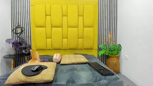 bryonycutee online show from September 2025 12:19:01 PM