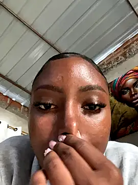 Snapshot of britanyxxs chatting on November 2025 02:43:02 PM britanyxxs online show from November 2025 02:43:02 PM