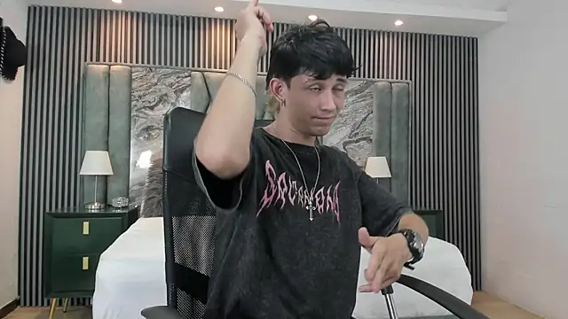 Michael blue online show from October 2025 08:20:01 PM