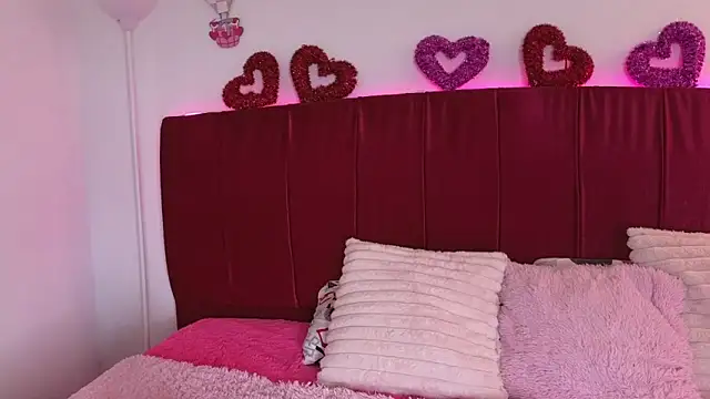 cuteeimy online show from February 2026 07:20:01 PM