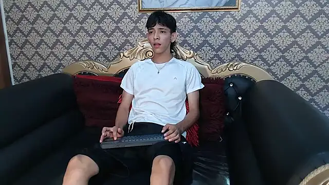 Sebas cat online show from September 2025 07:57:02 PM