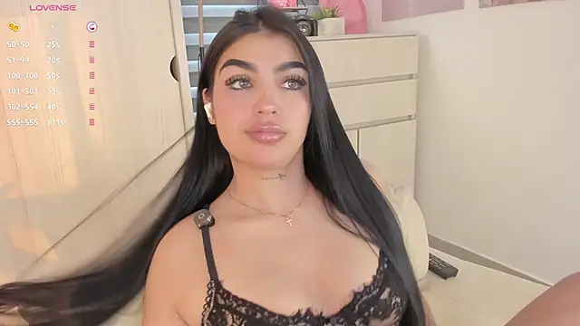 EmmyKenner online show from October 2025 11:22:02 AM