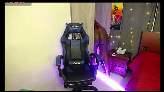 MONIQUE-LAMOUR online show from January 2026 06:17:01 AM