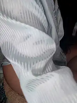 HotLaurha online show from December 2025 04:50:01 AM