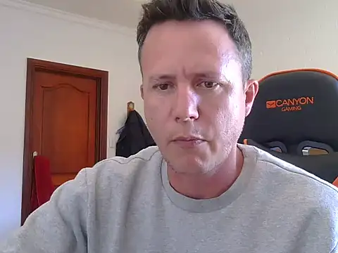 Snapshot of TroyDieselXXX chatting on May 2026 07:39:01 AM TroyDieselXXX online show from May 2026 07:39:01 AM