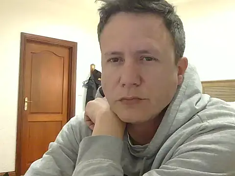 Snapshot of TroyDieselXXX chatting on May 2026 07:15:01 PM TroyDieselXXX online show from May 2026 07:15:01 PM