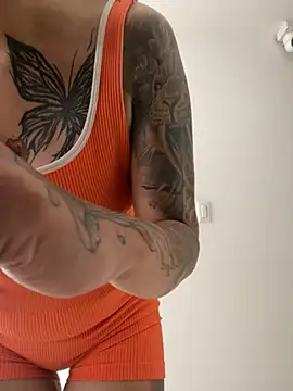 Scaarlettfox online show from April 2026 07:36:02 PM