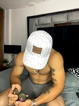 Snapshot of MR_MUSCLE chatting on October 2025 11:41:02 AM MR MUSCLE online show from October 2025 11:41:02 AM