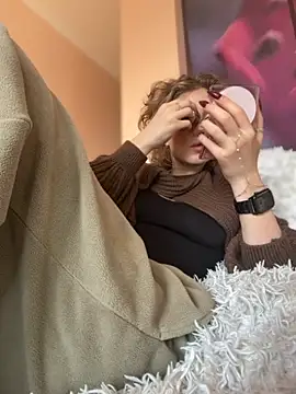 Snapshot of KellyKeler chatting on October 2025 10:36:01 AM KellyKeler online show from October 2025 10:36:01 AM