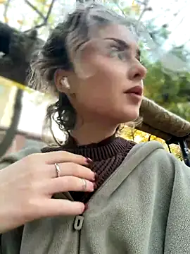 Snapshot of KellyKeler chatting on November 2025 01:35:02 PM KellyKeler online show from November 2025 01:35:02 PM