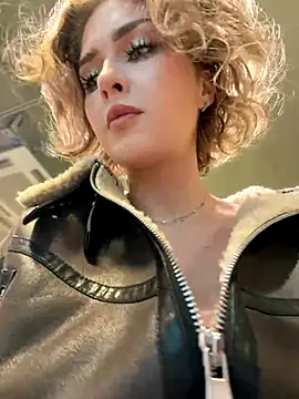 Snapshot of KellyKeler chatting on November 2025 11:47:02 AM KellyKeler online show from November 2025 11:47:02 AM